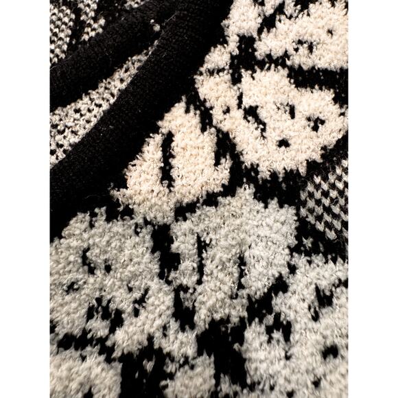 Cynthia Rowley Floral Jacquard Dolman Sleeve Knit Top Black White Medium - Picture 3 of 7